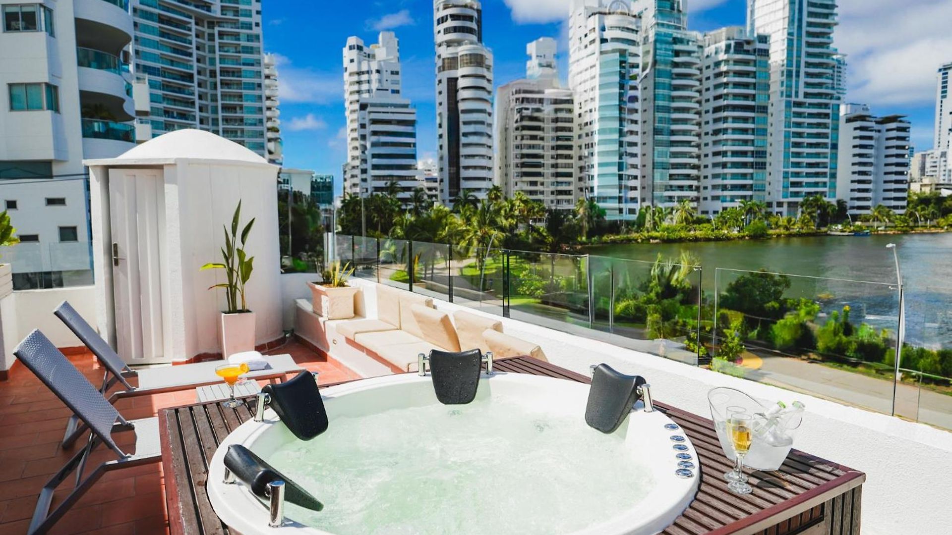 Premium Con Terraza Y Jacuzzi Privado *