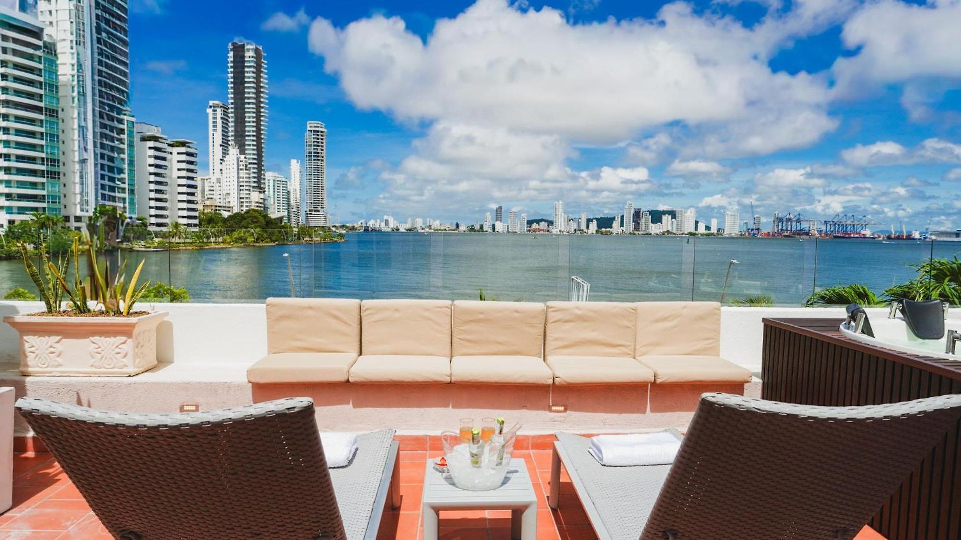 Premium Con Terraza Y Jacuzzi Privado Apartamento